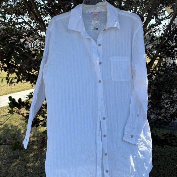 White Victoria's Secret button-up shirt with iridescent stripes. New with Tags - Picture 1 of 6